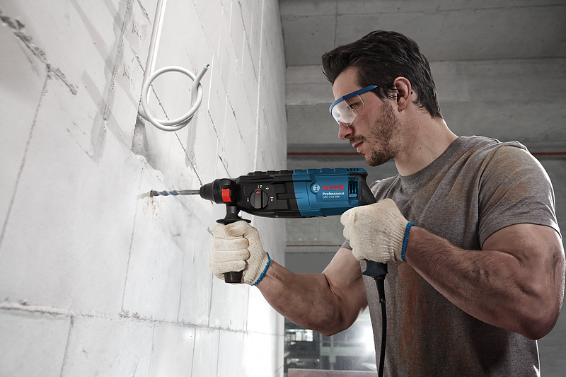 Feature photo 2 of BOSCH GBH 2-24 DRE ROTARY HAMMER 790W