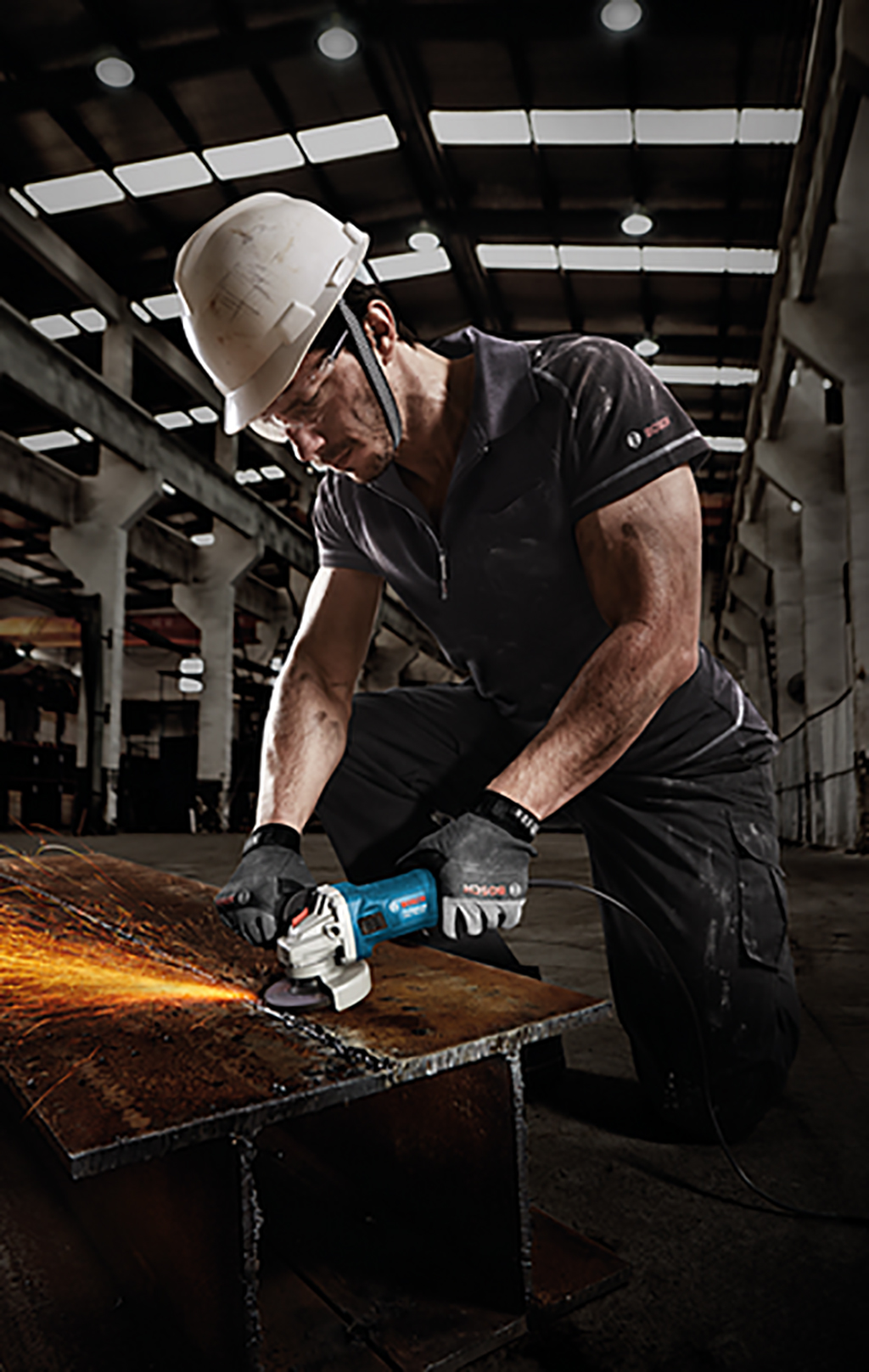 Feature photo 3 of BOSCH GWS 750-100 ANGLE GRINDER 750W